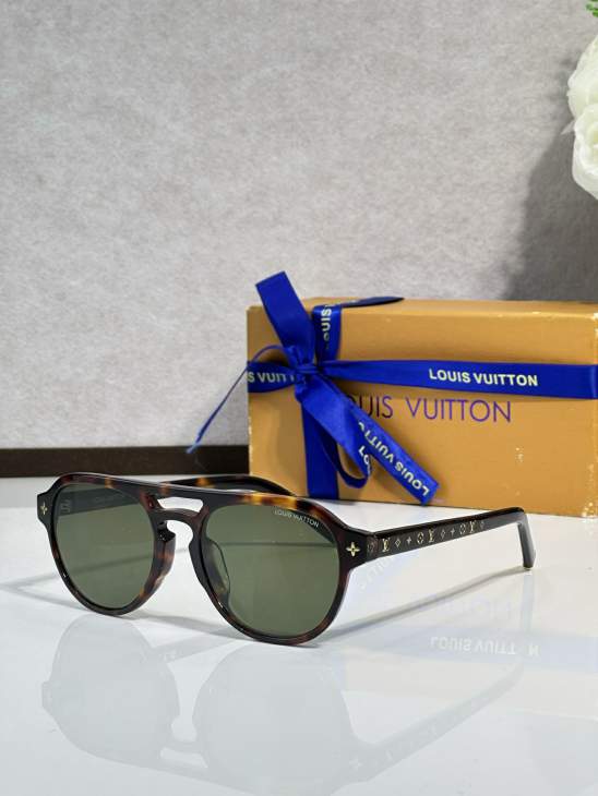 Picture of Louis Vuitton Sunglasses _SKUfw76440364fw